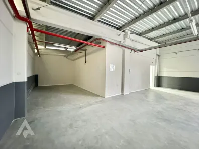 Galpão / Depósito / Armazém para alugar, 300m² no Do Salto, Blumenau