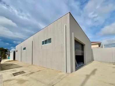 Galpão / Depósito / Armazém à venda, 216m² no Borda do Campo, São José dos Pinhais