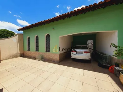 Casa com 3 Quartos à venda, 250m² no Brasil, Itu