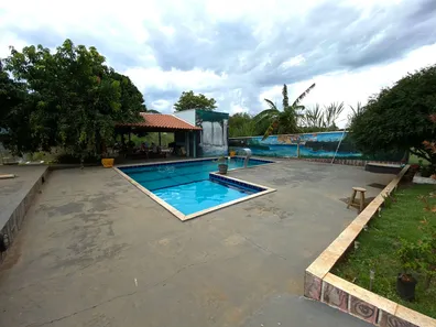 Fazenda / Sítio / Chácara com 4 Quartos à venda, 500m² no , Nerópolis