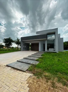 Casa de Condomínio com 3 Quartos à venda, 270m² no Centro, Hidrolândia