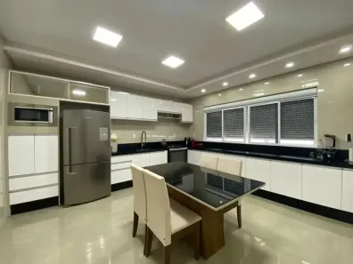 Sobrado com 3 Quartos à venda, 138m² no Centro, Navegantes