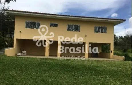 Casa de Condomínio com 3 Quartos para alugar, 250m² no Park Way, Brasília