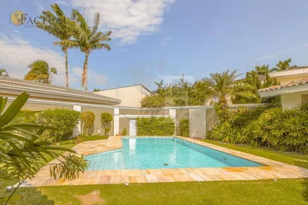 Casa de Condomínio com 5 Quartos para alugar, 385m² no Jardim Acapulco, Guarujá