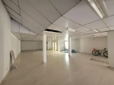 Loja / Salão / Ponto Comercial para venda ou aluguel, 180m² no Chácara Braz Miraglia, Jaú