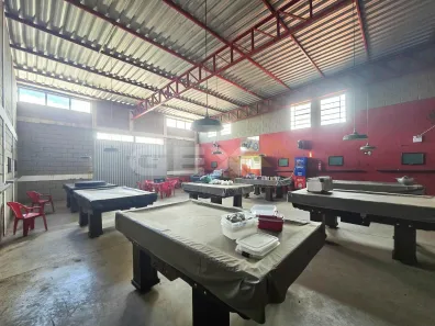 Galpão / Depósito / Armazém à venda, 218m² no Manoel Valinhas, Divinópolis