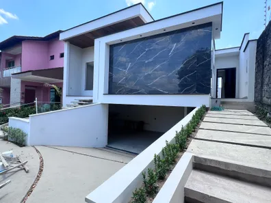 Casa de Condomínio com 3 Quartos à venda, 225m² no Colônia Terra Nova, Manaus