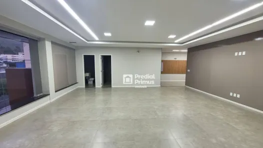 Prédio Inteiro para alugar, 650m² no Centro, Nova Friburgo