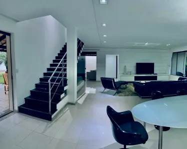 Casa de Condomínio com 5 Quartos para venda ou aluguel, 500m² no Busca Vida (Abrantes), Camaçari