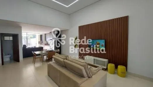 Casa de Condomínio com 3 Quartos para alugar, 250m² no Setor Habitacional Arniqueira, Brasília