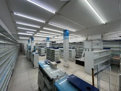 Loja / Salão / Ponto Comercial à venda, 300m² no Estação, São Pedro da Aldeia
