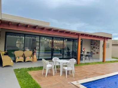 Fazenda / Sítio / Chácara com 3 Quartos à venda, 600m² no , Igaratá