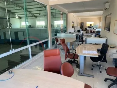 Galpão / Depósito / Armazém para venda ou aluguel, 1300m² no Varadouro, São Sebastião