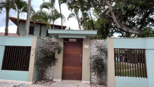 Sobrado com 3 Quartos para venda ou aluguel, 250m² no , Porto Seguro