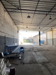 Galpão / Depósito / Armazém para alugar, 800m² no Visconde de Araújo, Macaé