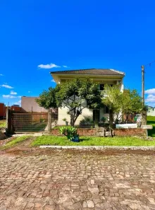 Casa com 4 Quartos à venda, 200m² no Tomazetti, Santa Maria