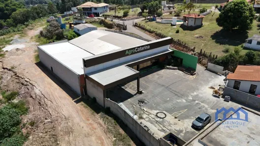 Galpão / Depósito / Armazém à venda, 700m² no , Mairinque