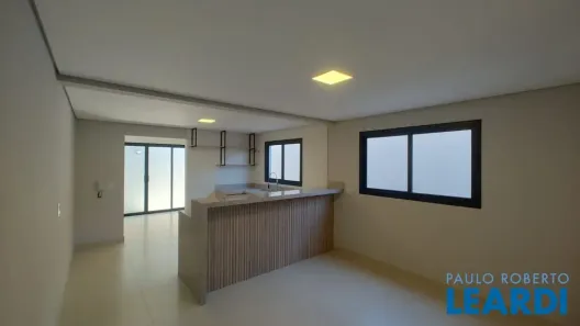 Sobrado com 3 Quartos à venda, 135m² no Jardins de Florença, Poços de Caldas