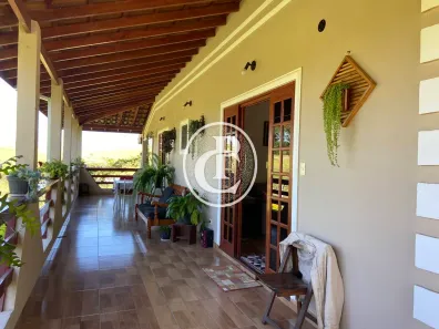 Fazenda / Sítio / Chácara com 3 Quartos à venda, 190m² no Chácara Marambaia, Caçapava