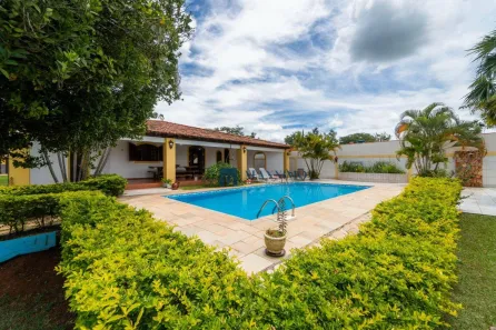 Casa de Condomínio com 4 Quartos à venda, 500m² no Região dos Lagos, Brasília