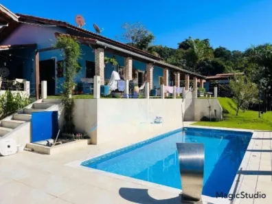 Fazenda / Sítio / Chácara com 4 Quartos à venda, 180m² no Portal do Sol, 