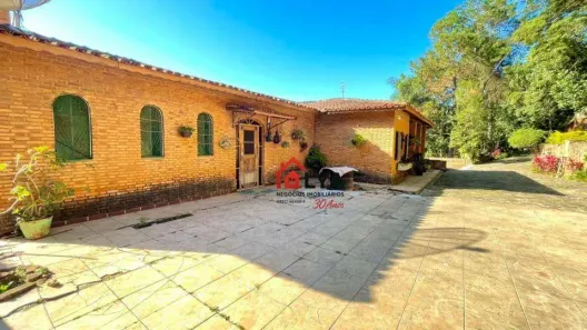 Fazenda / Sítio / Chácara com 6 Quartos para venda ou aluguel, 434m² no Jardim Maracanã, Atibaia