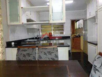 Sobrado com 3 Quartos para alugar, 110m² no Jardim Araguaia, Mauá