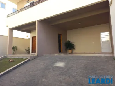 Sobrado com 4 Quartos à venda, 245m² no Jardim Elvira Dias, Poços de Caldas
