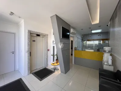 Prédio Inteiro com 13 Quartos à venda, 400m² no Centro, Santa Maria