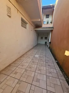 Casa com 3 Quartos para alugar, 130m² no Região Central, Caieiras
