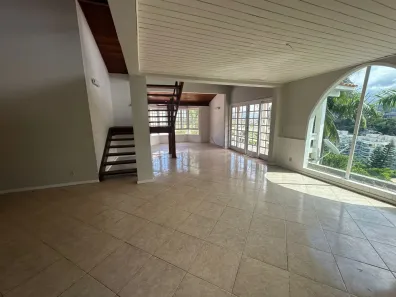 Casa de Condomínio com 3 Quartos para venda ou aluguel, 280m² no Camboinhas, Niterói