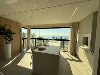 Apartamento com 3 Quartos à venda, 137m² no Meia Praia, Itapema
