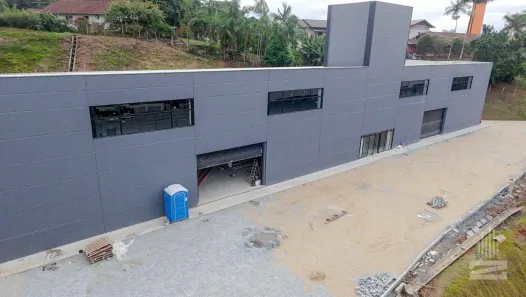 Conjunto Comercial / Sala para alugar, 230m² no Do Salto, Blumenau