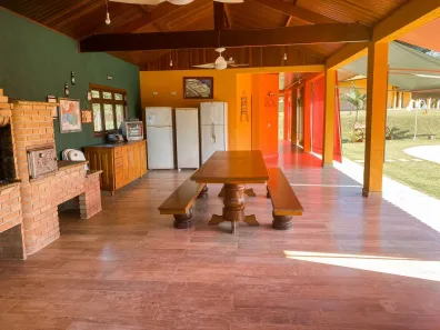 Fazenda / Sítio / Chácara com 5 Quartos à venda, 700m² no , Mairinque
