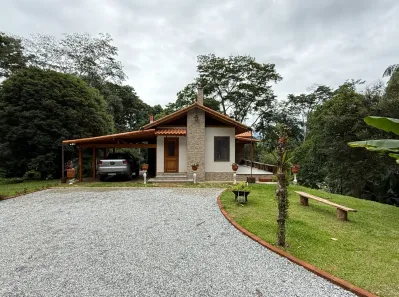 Fazenda / Sítio / Chácara com 3 Quartos à venda, 30000m² no Amparo, Nova Friburgo