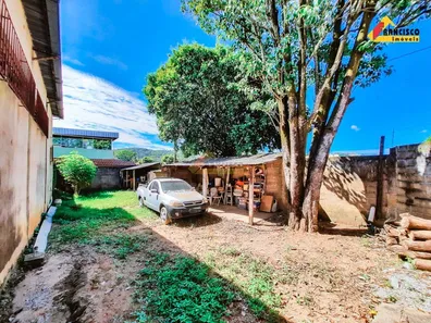 Galpão / Depósito / Armazém à venda, 100m² no Jardim Candelária, Divinópolis