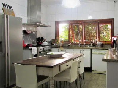 Casa de Condomínio com 4 Quartos para venda ou aluguel, 850m² no Granja Viana, Cotia