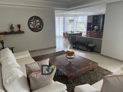 Sobrado com 4 Quartos à venda, 300m² no Santo Agostinho, Governador Valadares