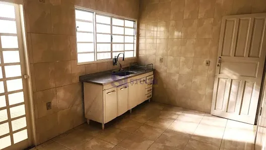 Casa com 3 Quartos para venda ou aluguel, 107m² no Centro, Araraquara