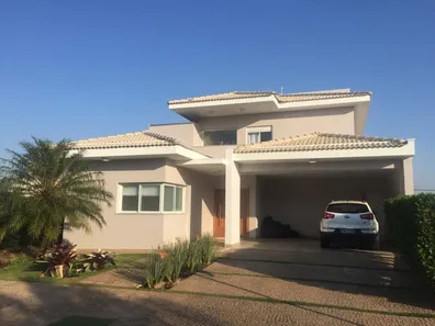 Sobrado com 3 Quartos à venda, 324m² no Kalmann, Cosmópolis