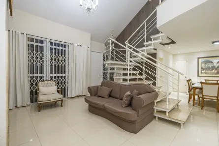 Casa com 4 Quartos para alugar, 316m² no Jardim Social, Curitiba
