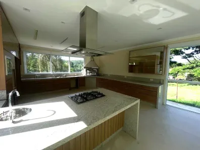 Fazenda / Sítio / Chácara com 5 Quartos para venda ou aluguel, 1333m² no Jardim Caiapiá, Cotia