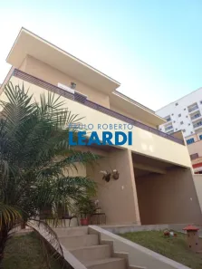 Sobrado com 4 Quartos à venda, 245m² no Jardim Elvira Dias, Poços de Caldas