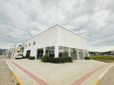 Galpão / Depósito / Armazém para alugar, 582m² no Santa Regina, Camboriú