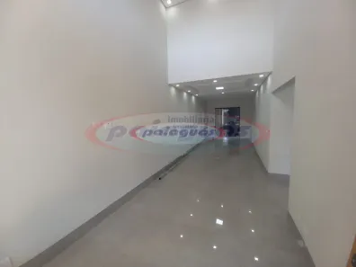 Casa com 3 Quartos para alugar, 105m² no Zona 28, Maringá