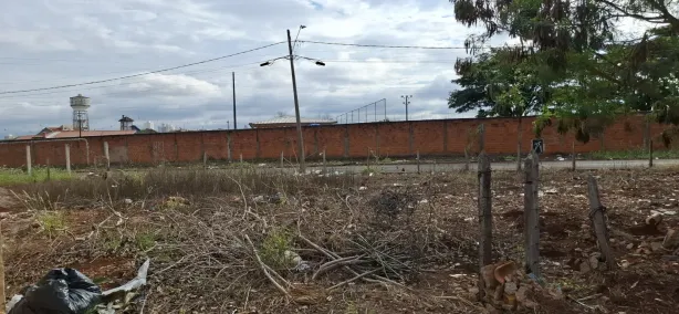 Terreno / Lote / Condomínio à venda, 351m² no Jardim Tomy, Londrina