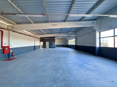 Conjunto Comercial / Sala para alugar, 240m² no Do Salto, Blumenau