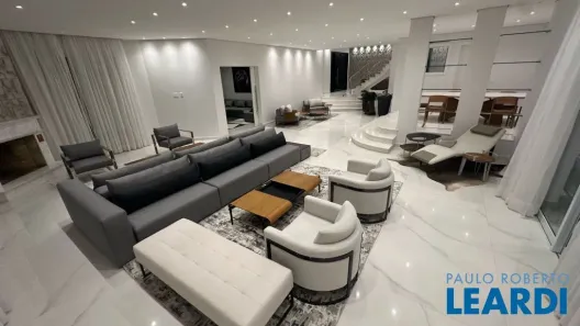 Casa com 5 Quartos para alugar, 1300m² no Tamboré, Santana de Parnaíba