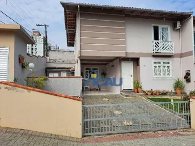 Casa com 3 Quartos à venda, 220m² no Água Verde, Blumenau
