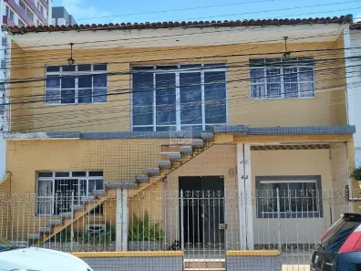 Casa Comercial com 9 Quartos à venda, 360m² no São José, Aracaju